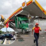 Camión de carga aparece debajo de una estación de combustible con graves daños: imágenes muestran una escena de emergencia